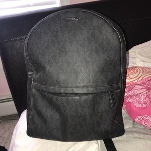 Michael kors bag-pack